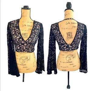 Forever 21 lace back long sleeve crop top M